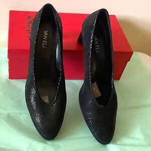 Vaneli Classic  embossed leather Black Pumps, size 8.5